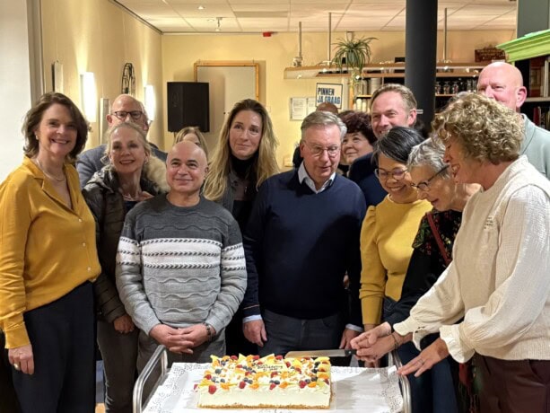 Groepsfoto aanwezigen lustrum Buurtbemiddeling Beverwijk