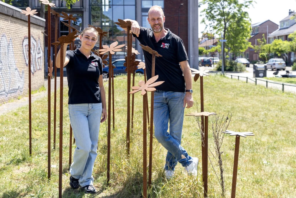 Tina Nouris en Marco Dalpra in de wijk
