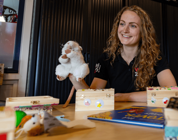 Maartje met Piep de muis